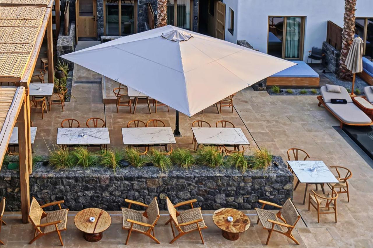 Radisson Blu Zaffron Resort, Santorini (Adults Only) คามารี ภายนอก รูปภาพ