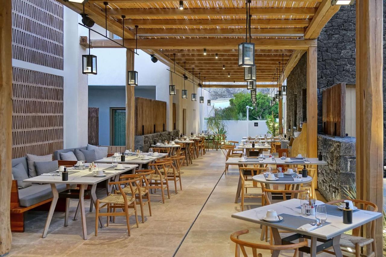 Radisson Blu Zaffron Resort, Santorini (Adults Only) คามารี ภายนอก รูปภาพ