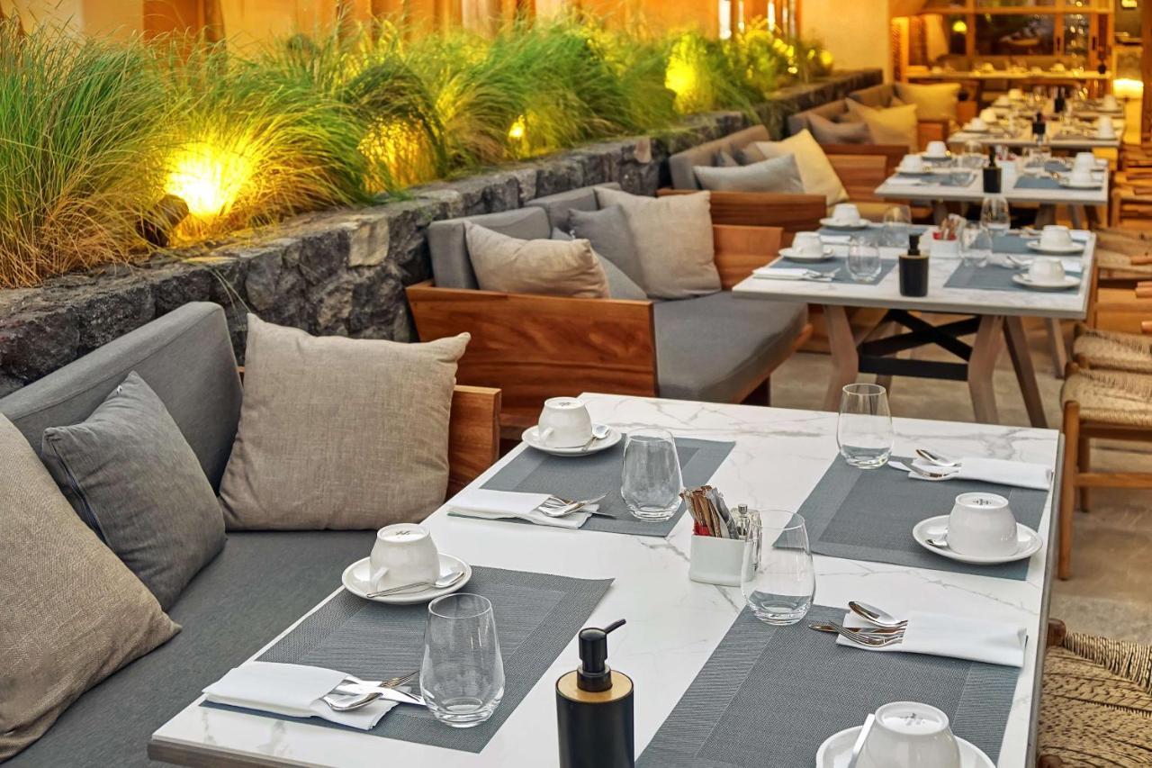 Radisson Blu Zaffron Resort, Santorini (Adults Only) คามารี ภายนอก รูปภาพ
