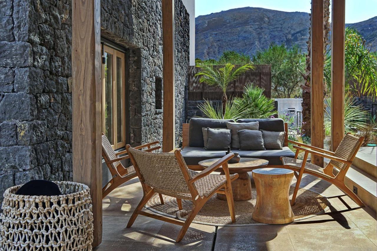 Radisson Blu Zaffron Resort, Santorini (Adults Only) คามารี ภายนอก รูปภาพ