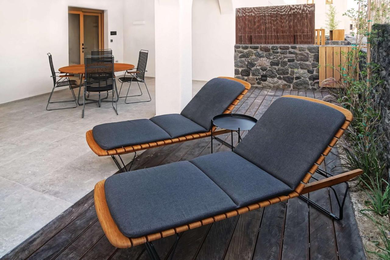 Radisson Blu Zaffron Resort, Santorini (Adults Only) คามารี ภายนอก รูปภาพ