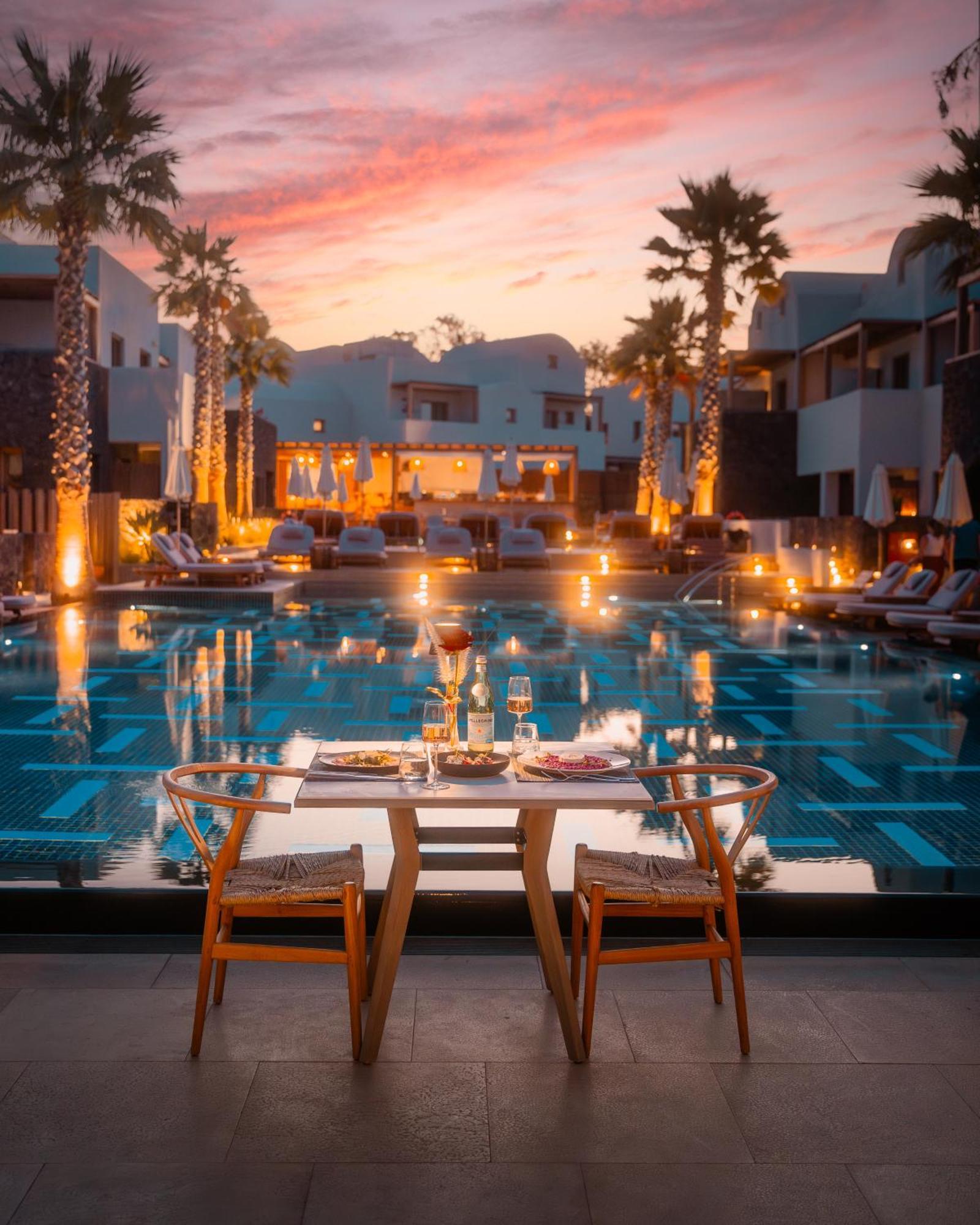 Radisson Blu Zaffron Resort, Santorini (Adults Only) คามารี ภายนอก รูปภาพ