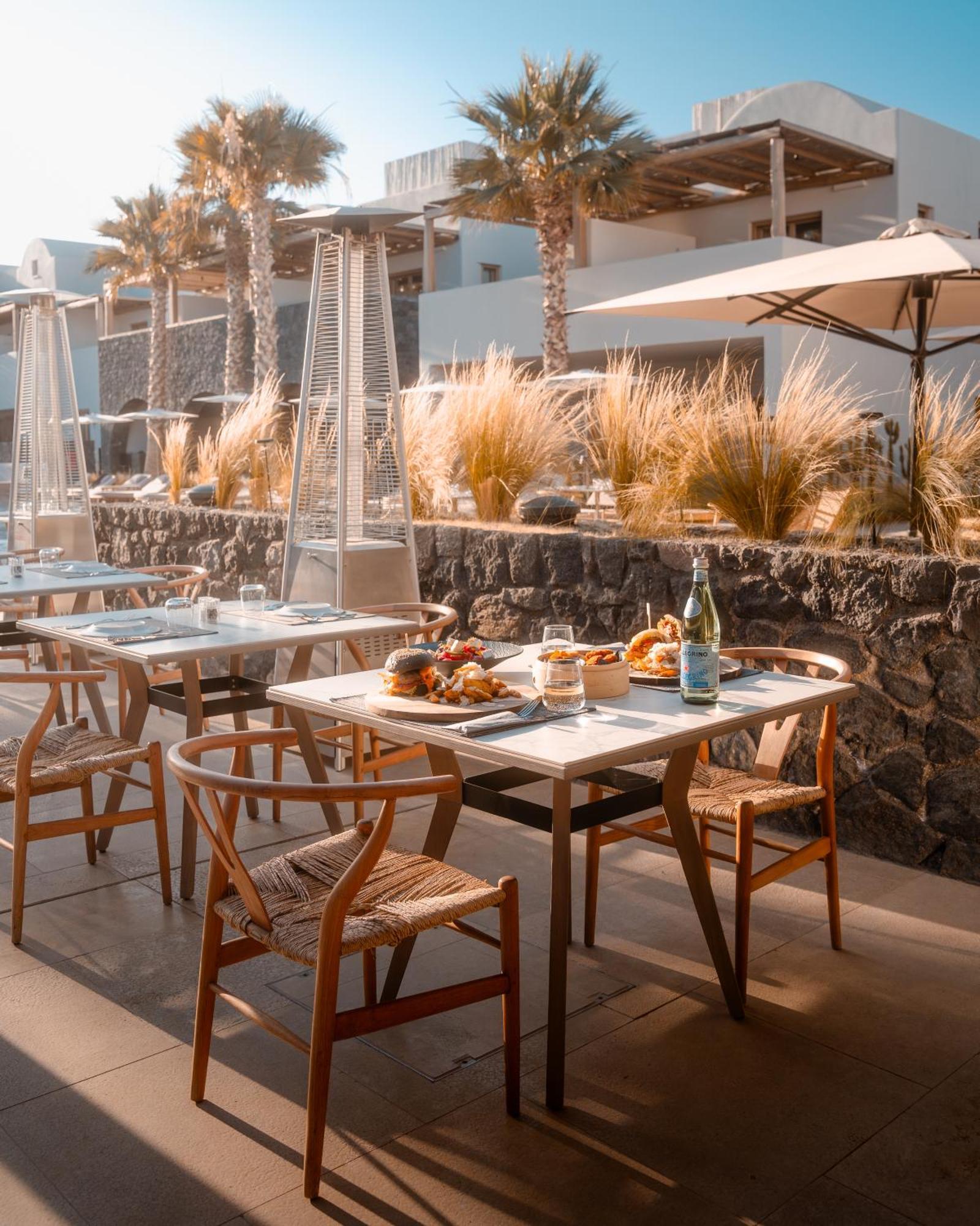 Radisson Blu Zaffron Resort, Santorini (Adults Only) คามารี ภายนอก รูปภาพ