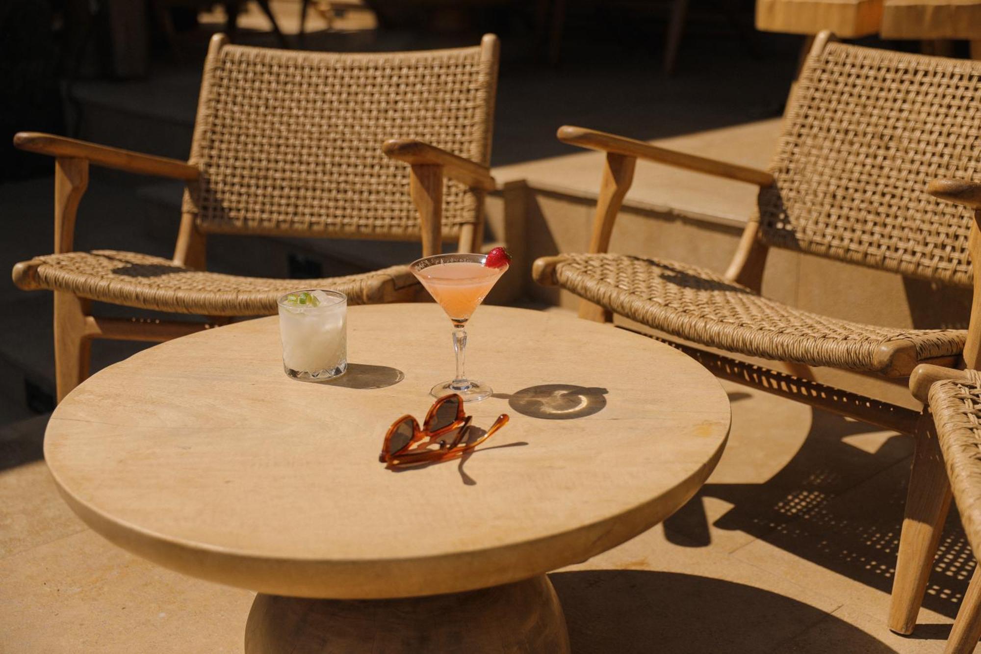 Radisson Blu Zaffron Resort, Santorini (Adults Only) คามารี ภายนอก รูปภาพ