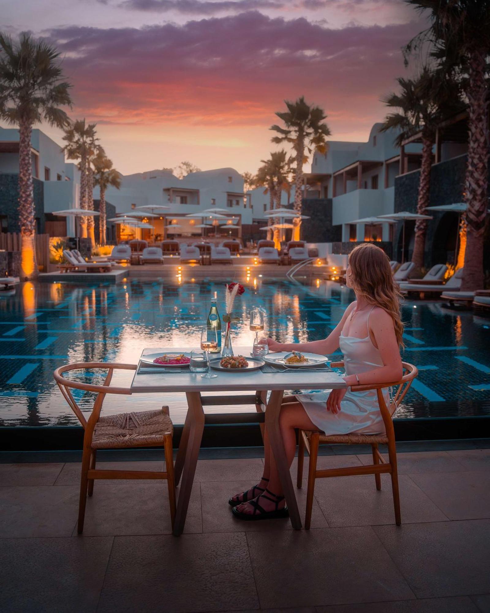 Radisson Blu Zaffron Resort, Santorini (Adults Only) คามารี ภายนอก รูปภาพ