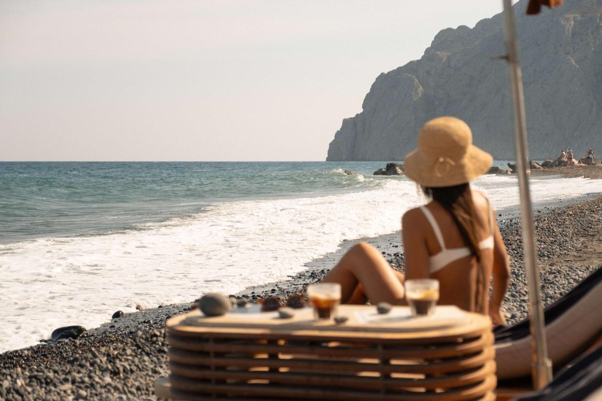 Radisson Blu Zaffron Resort, Santorini (Adults Only) คามารี ภายนอก รูปภาพ